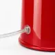 5lamp Lumia Kırmızı masa lambasında şeffaf elektrik kablosunun metal gövdeden çıkış detayı