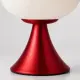 5lamp Egg masa lambasının opal cam ve metalik kırmızı metal gövde birleşim detayı